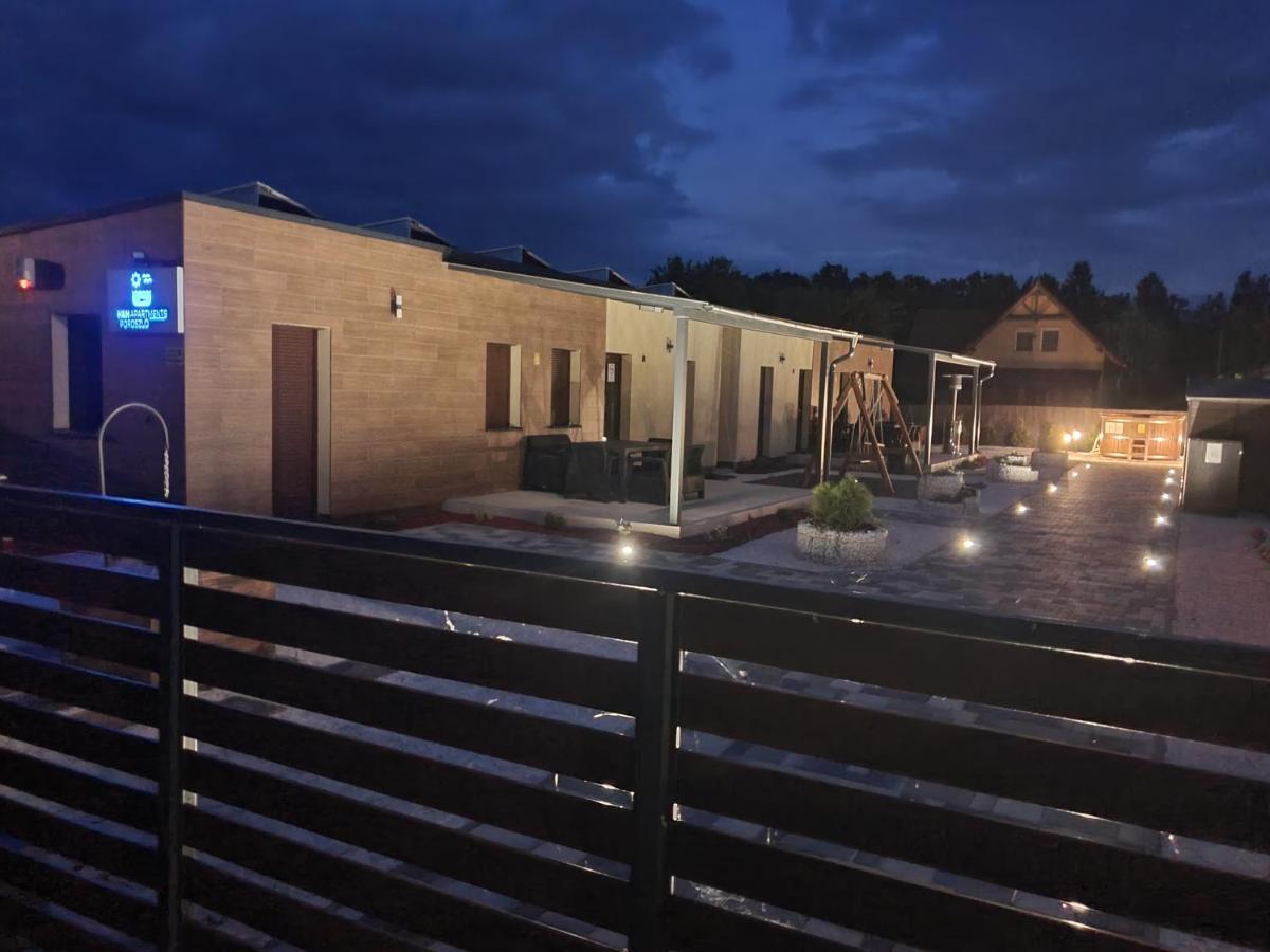 H&H Apartments Poroszlo Ngoại thất bức ảnh